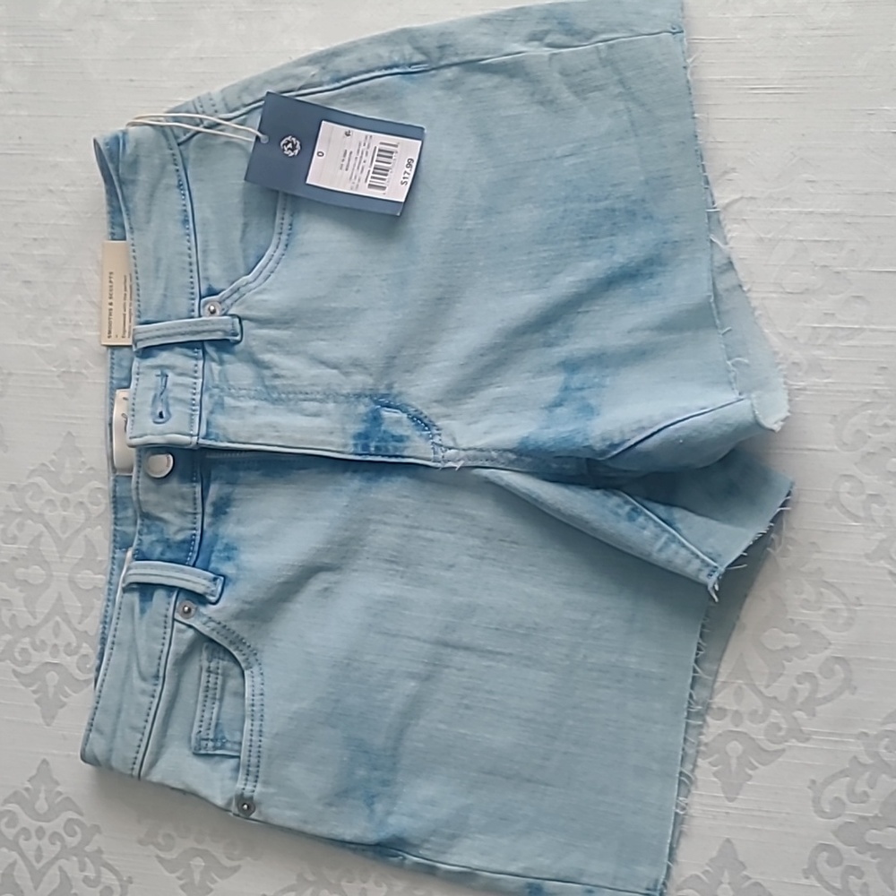 NWT Universal Thred high rise midi shorts, Jean, size 0/ 25